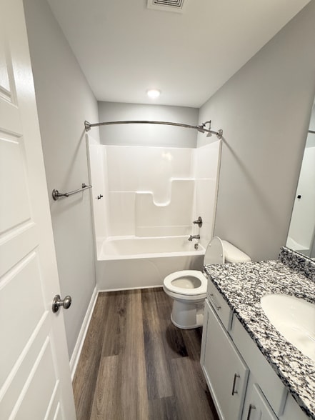 Building Photo - 3920 Dunbar Ave