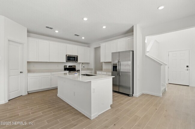 Building Photo - 9053 Whinny Wy