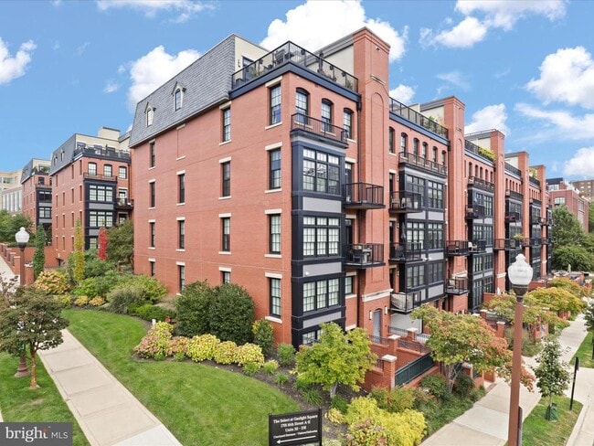 Building Photo - 1701 16th St N