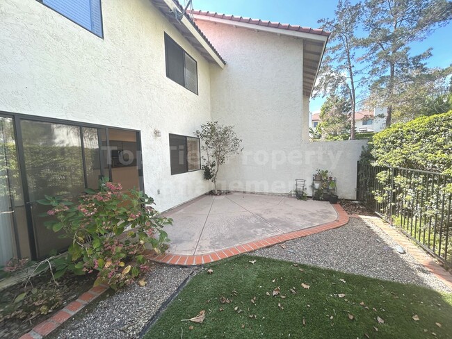 Building Photo - ***Charming 3 bed / 2.5 bath / 1,501 sqft ...