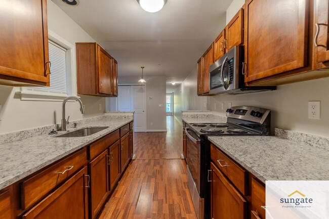 Building Photo - 2410 E Fayette St