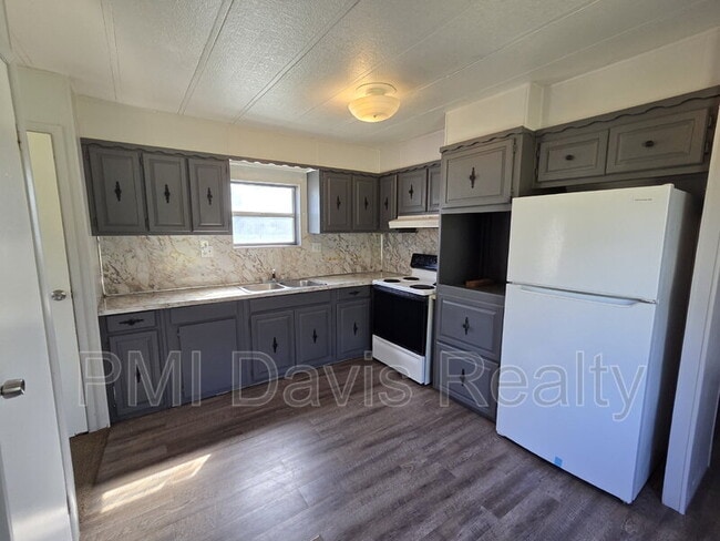 Building Photo - 5260 US-17