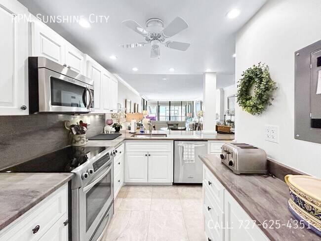 Building Photo - 17580 Gulf Blvd