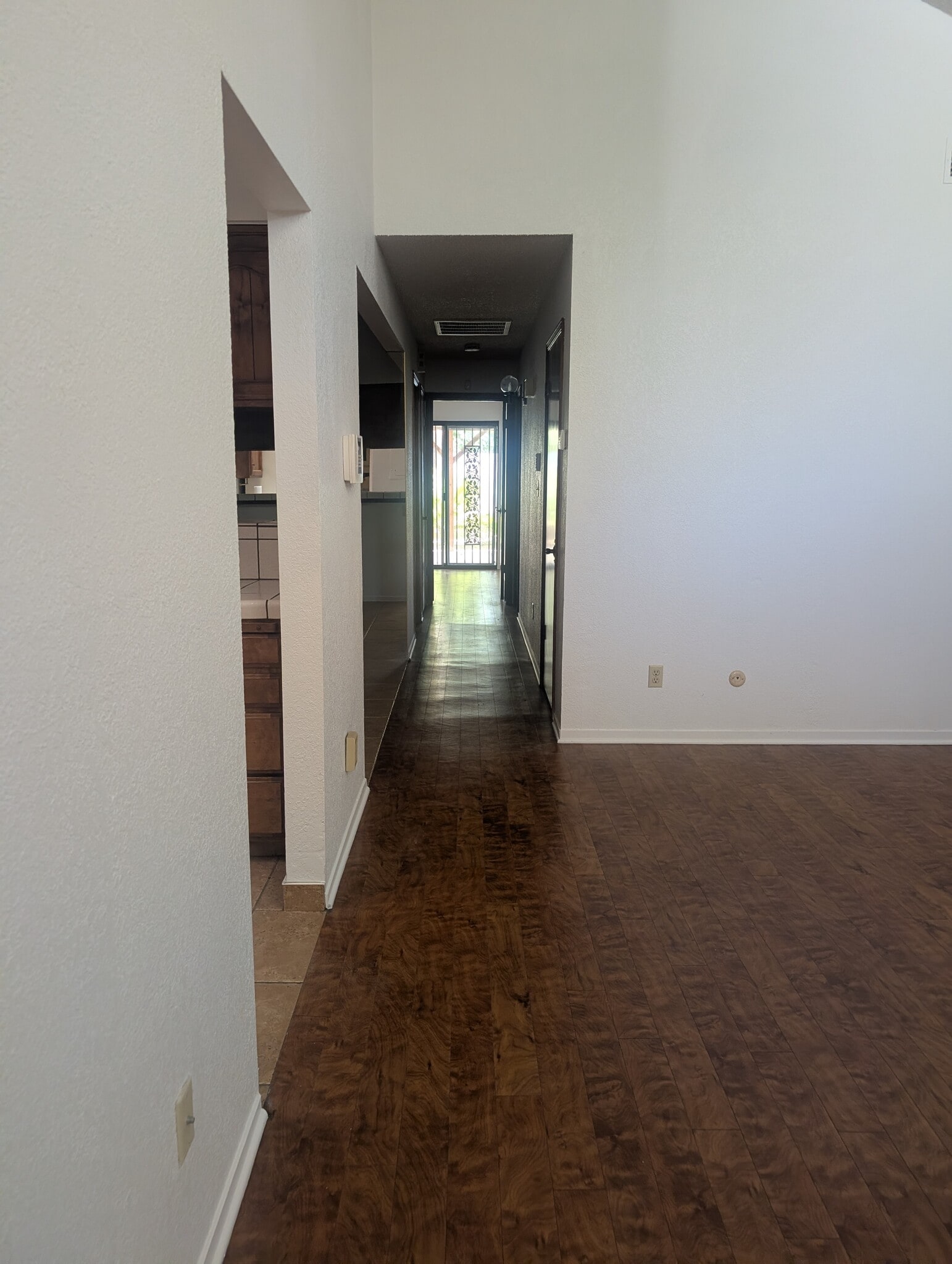 Building Photo - 2803 W Celeste Ave
