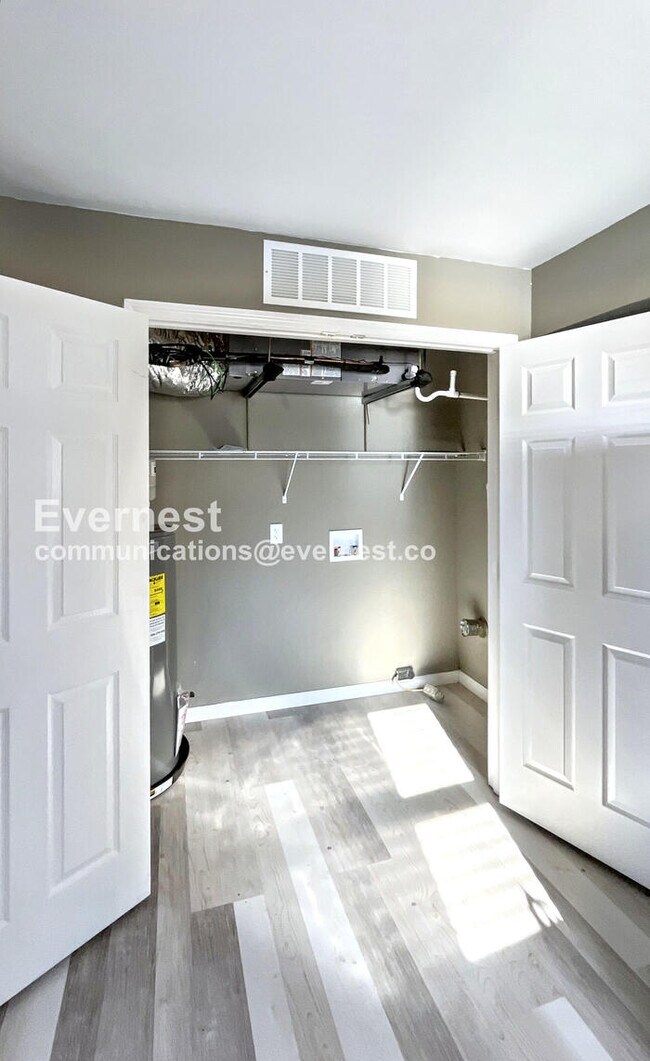 Building Photo - 3316 Roadrunner Trail