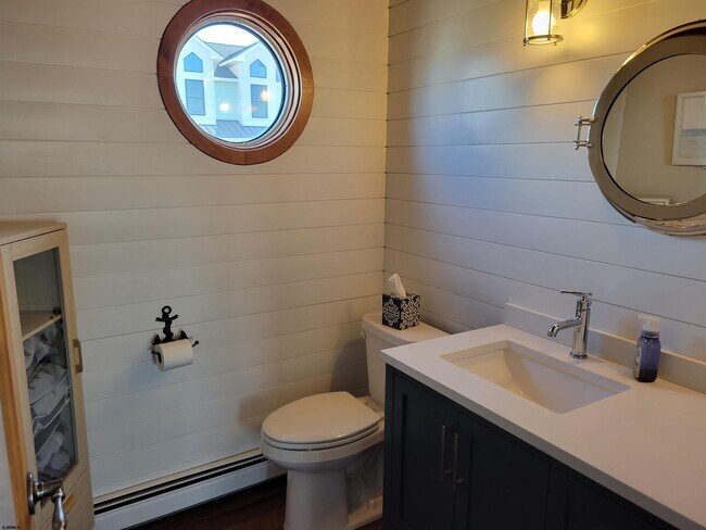 Building Photo - 8601 Fulton Ave