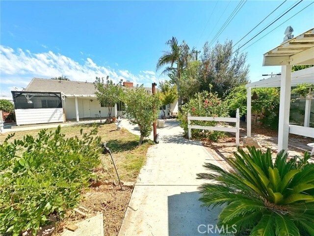 Building Photo - 1149 S Rimsdale Dr