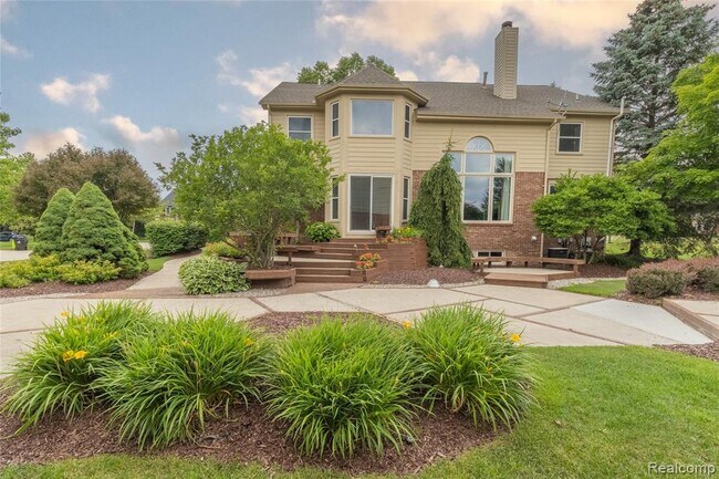 Building Photo - 24084 Westmont Dr