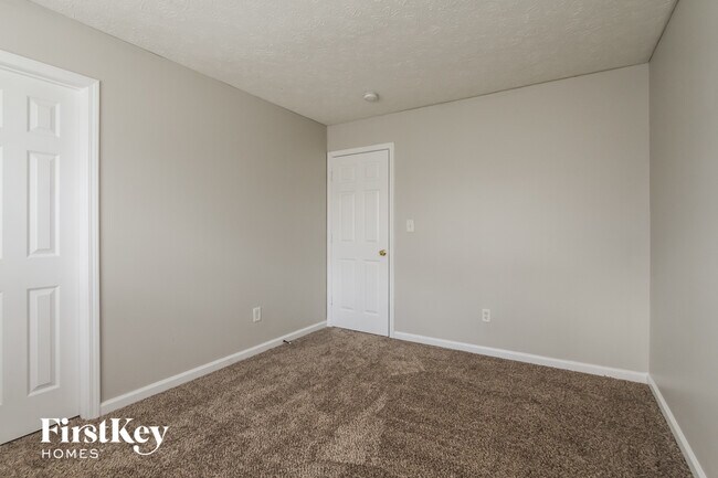 Building Photo - 11638 Lone Pine Cir