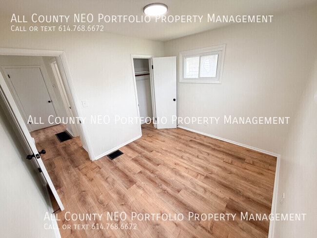 Building Photo - 677 Frebis Ave