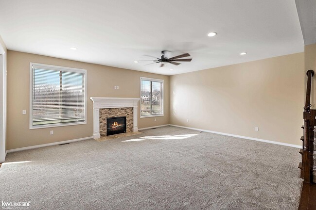 Building Photo - 46267 Terrace Dr