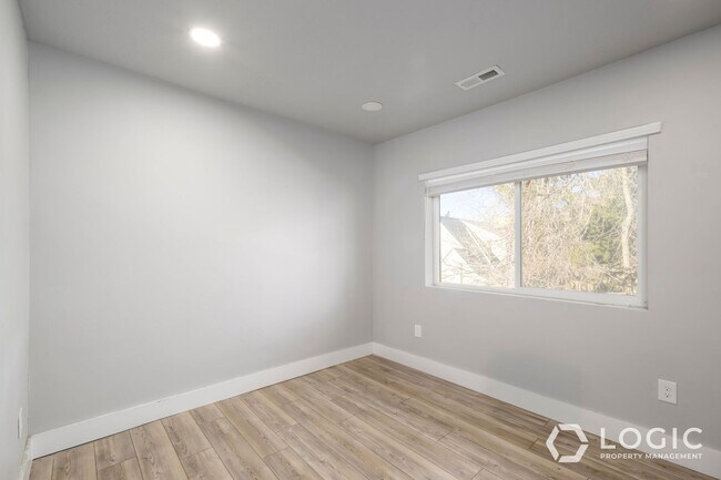 Building Photo - 42 W 500 N