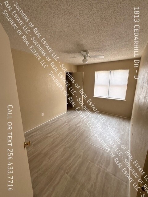 Building Photo - 1813 Cedarhill Dr