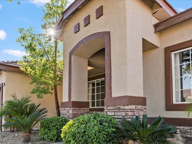 Building Photo - 2547 Serenity Hollow Dr