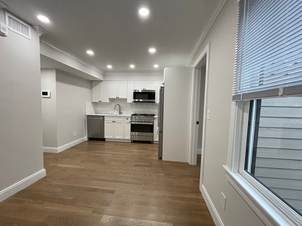 Building Photo - 3 Lopez Ave