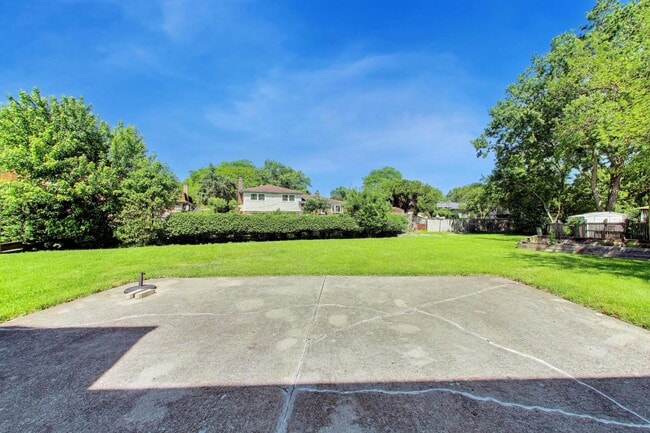 Building Photo - 1526 Carrol Ct