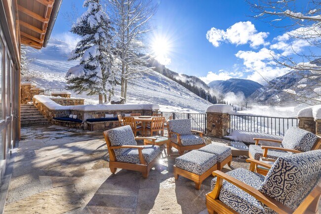 Building Photo - 472 Thunderbowl Ln