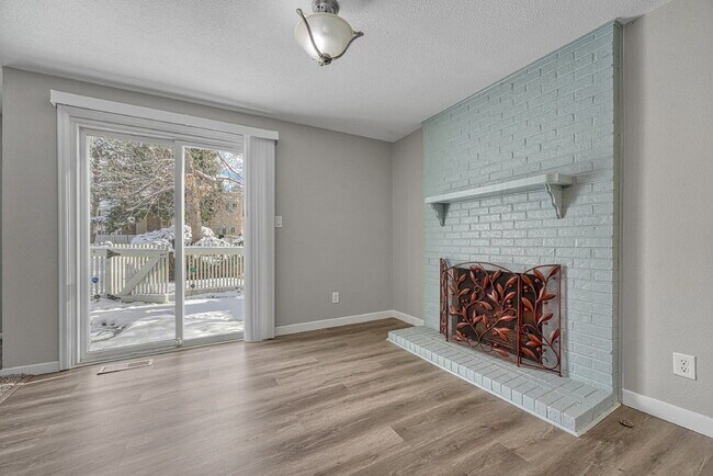 Building Photo - $2,535.95  - $300 OFF First Month's Rent - 4 Bedrooms, 2.5 Bathrooms, Single Family Home in Auror...