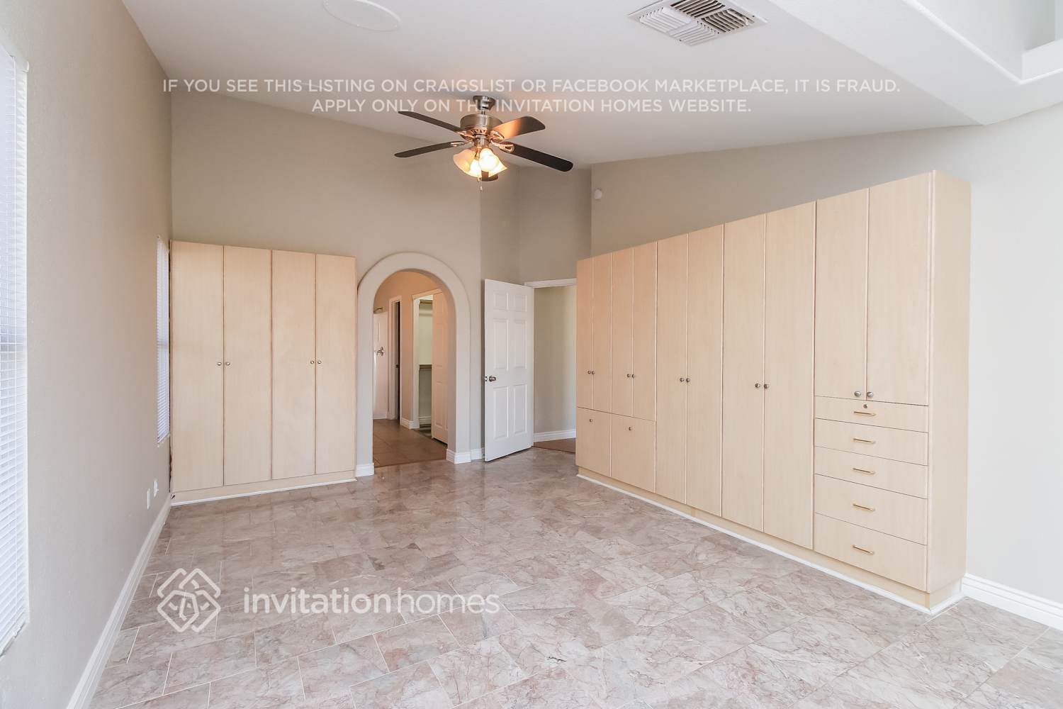 Building Photo - 1232 W Seascape Dr