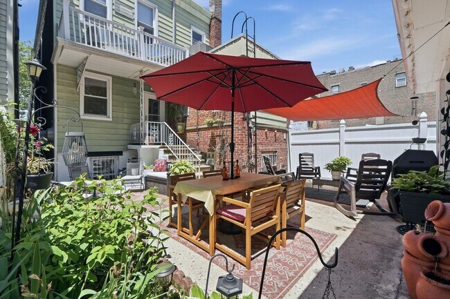 Building Photo - 532 Palisade Ave