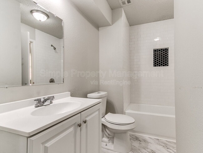 Building Photo - 8510 Candlewood Dr