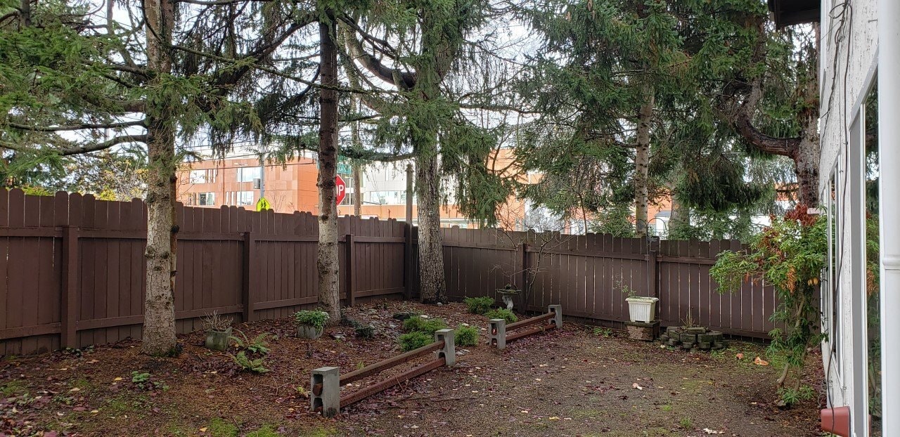 Building Photo - 8854 Interlake Ave N
