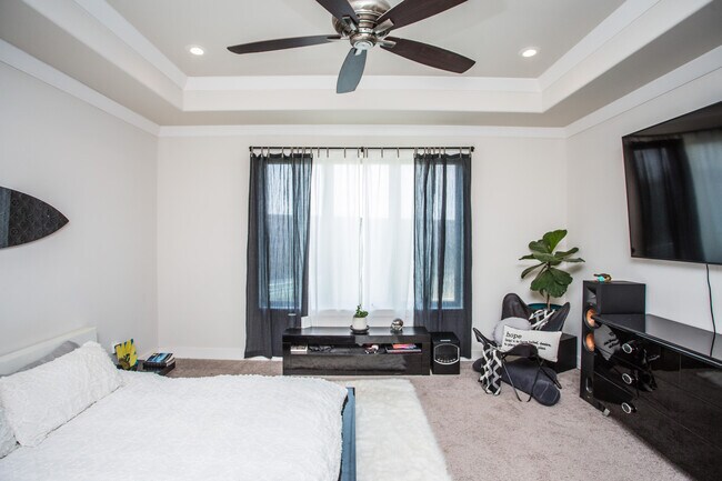 Building Photo - 23 Wilshire Blvd