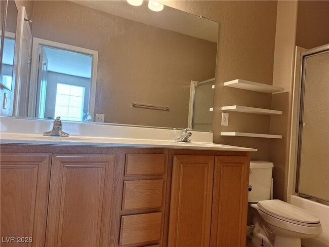 Building Photo - 370 Kensington Palace Ave