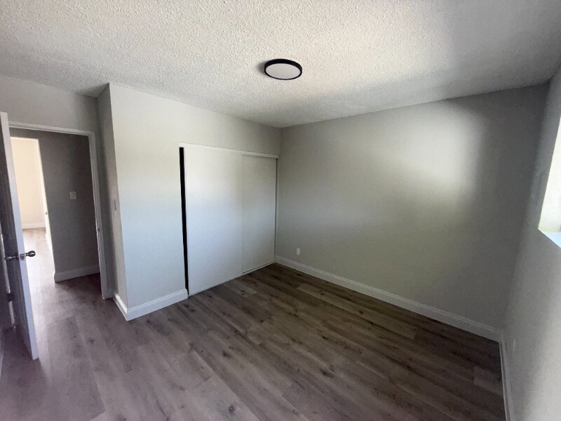 Building Photo - 648 W 92nd St