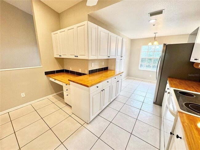 Building Photo - 6554 Fairway Gardens Dr