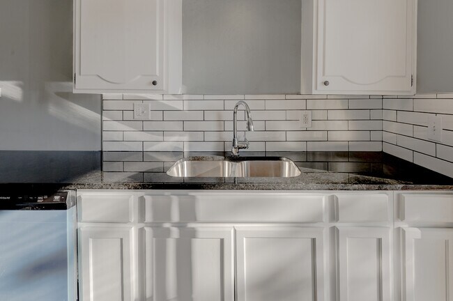 Building Photo - 9115 Nieman Rd