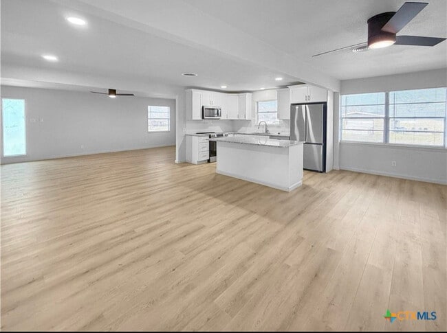 Building Photo - 1200 Chippendale Dr