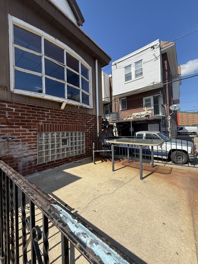Building Photo - 3950 Dungan St