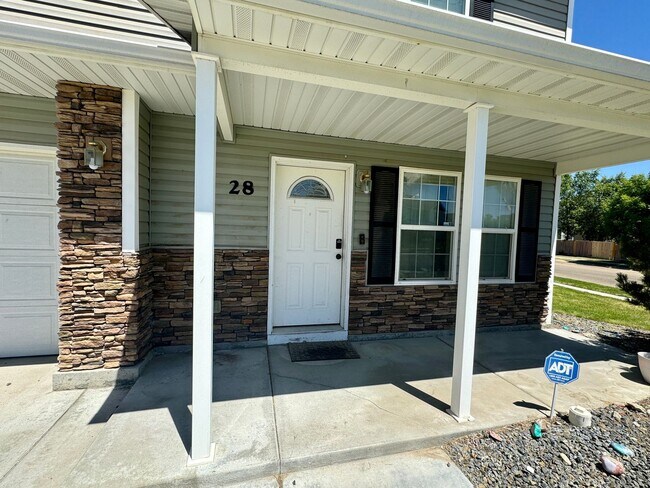 Building Photo - Coming Soon: Spacious 5-Bedroom Home with 3-Car Garage in Nampa