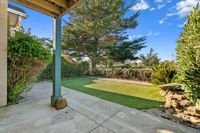 Building Photo - Beautiful Capitola Home | Desirable Location