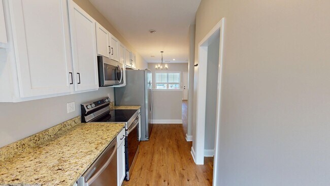 Building Photo - Refreshed 2 Bed/2 Bath Townhomes With Flex Room in Columbia, TN!