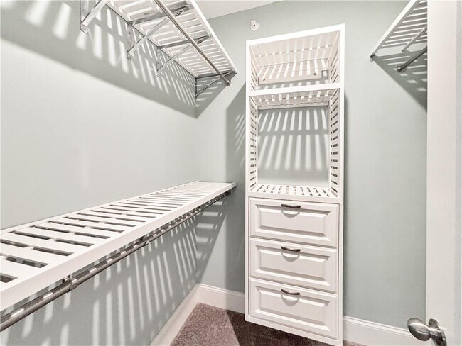 Building Photo - 300 Meadow Mill Way