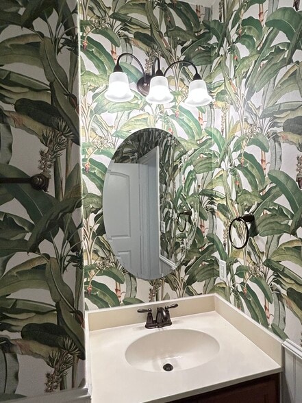 Building Photo - 10109 Aly May Dr