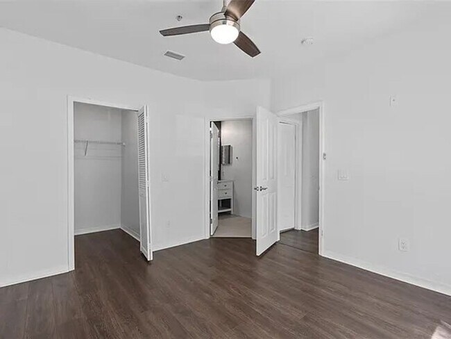 Building Photo - Stylish 2 Bed, 1 Bath Condo in Bella Terra...