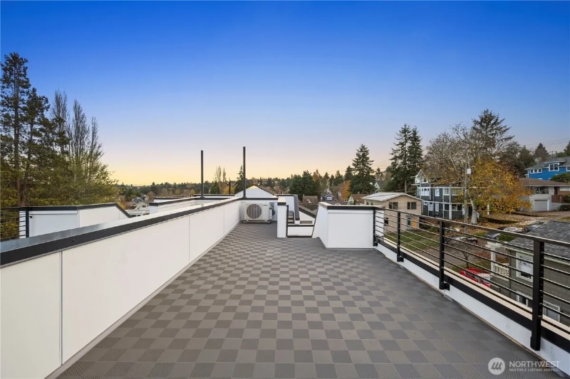 Building Photo - 528 N 72nd St