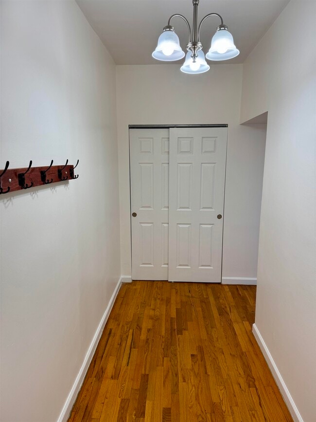 Building Photo - 43 Van Wagenen Ave