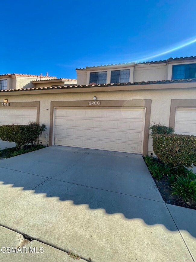 Building Photo - 270 Country Club Dr
