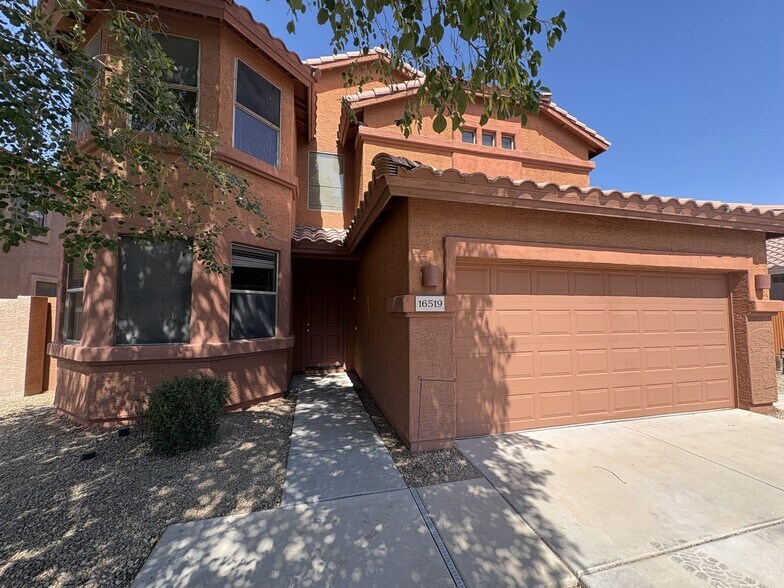Building Photo - 16519 N 71st Ave