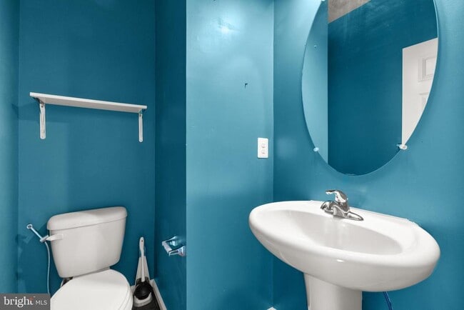 Building Photo - 111 Rotunda Dr