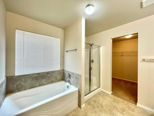 Building Photo - Modern 2017 Built Home in Silver Lake