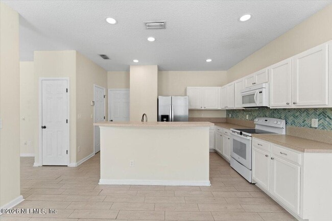 Building Photo - 167 Bay Bridge Dr