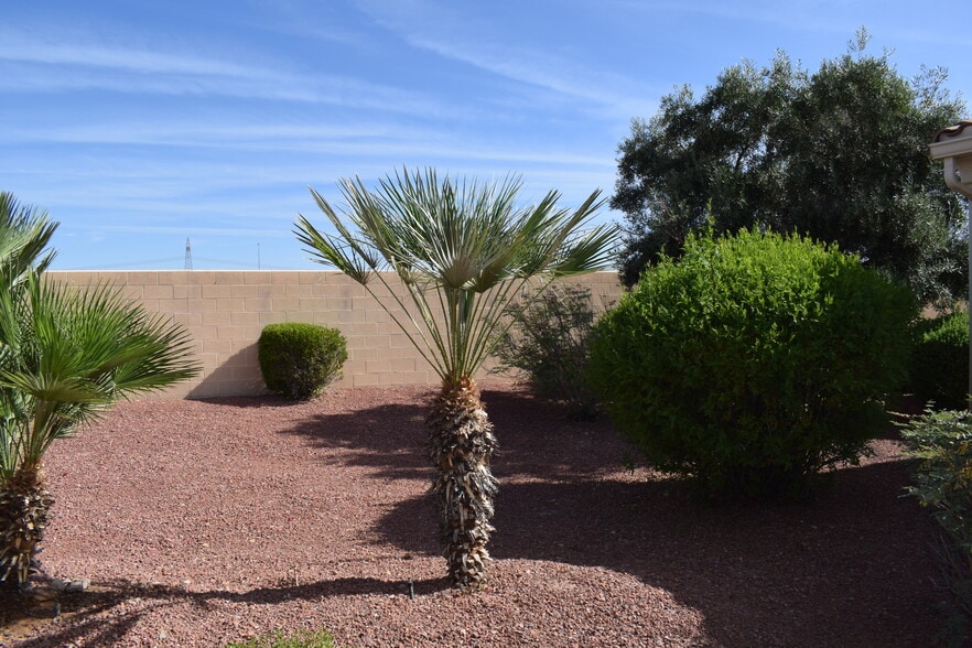 Building Photo - 12910 W Junipero Dr