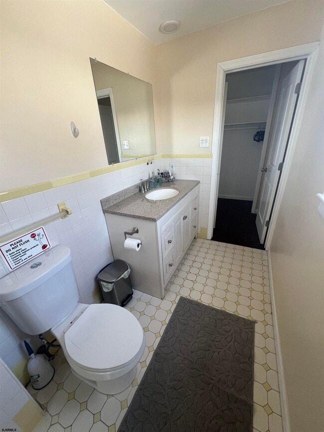 Building Photo - 239 N Derby Ave