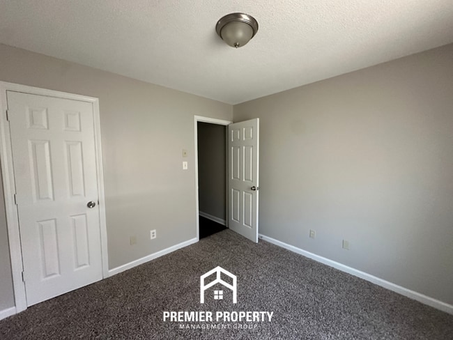 Building Photo - 2828 Breezy Ridge Trail