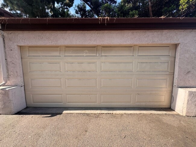 Building Photo - Coastal Condo for Rent in Del Mar – Beachside Living at Its Best